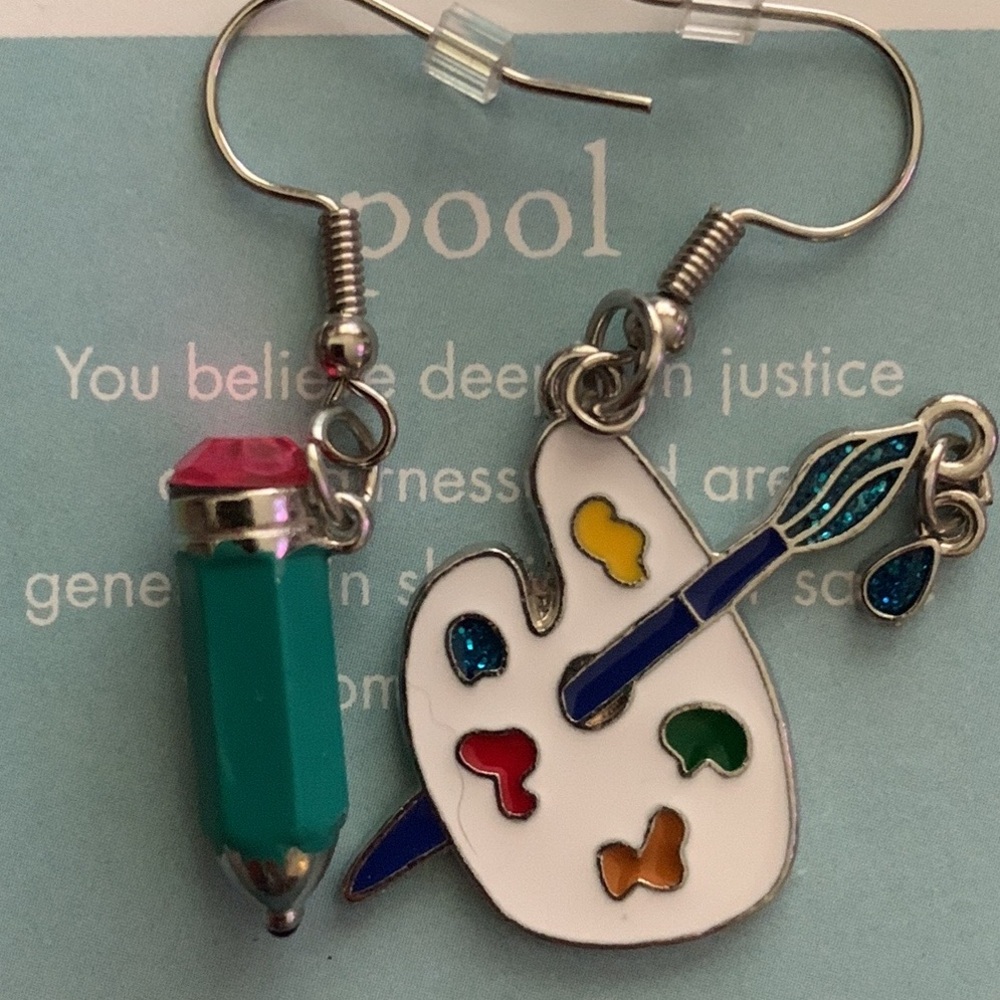 Art lover earrings - new!